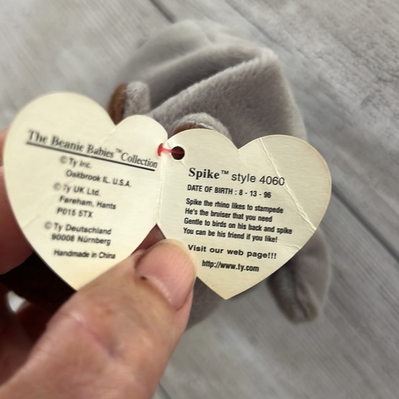 ⭐️HP!⭐️ NWT Ty Beanie Baby “Spike”‘ the rhino. PVC roller filling. 1996. - Picture 9 of 13